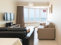 Apartment With Harbour Chanel View