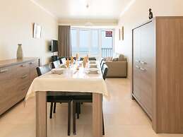 Apartment With Harbour Chanel View