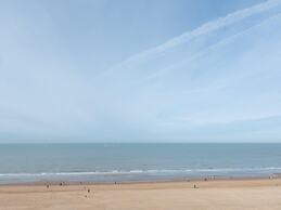 Apartment in Ostend With Stunning Sea View
