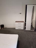 Charming Algernon House in Warrington