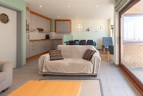 Apartment With Terrace and Side sea View