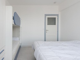 Family Apartment in Ostend Near the sea