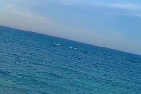 Oceanview 1-bed Apt w/ Pool, Bar & Beach Access