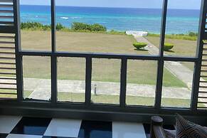 Oceanview 1-bed Apt w/ Pool, Bar & Beach Access