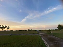 Oceanview 1-bed Apt w/ Pool, Bar & Beach Access