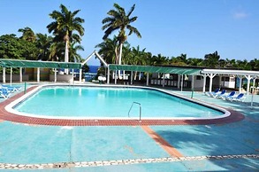 Oceanview Apt - Montego Bay, Ja, Pool, Bar, Beach