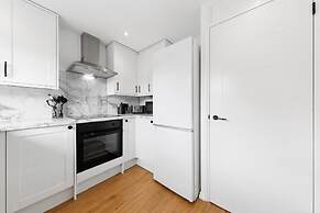 Unique 2BR Finchley Flat Sleeps 5