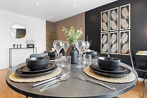 Unique 2BR Finchley Flat Sleeps 5