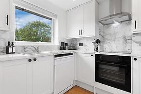 Unique 2BR Finchley Flat Sleeps 5