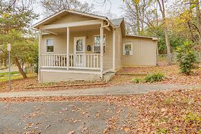 Walk Downtown: Takoma Park Escape w/ Large Yard!