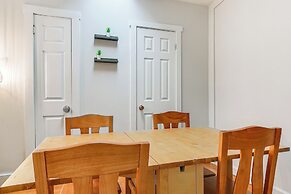 Walk Downtown: Takoma Park Escape w/ Large Yard!