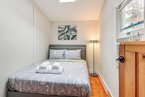 Walk Downtown: Takoma Park Escape w/ Large Yard!