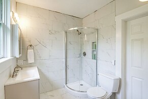 Walk Downtown: Takoma Park Escape w/ Large Yard!