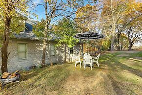 < 10 Mi to Hersheypark: Duplex w/ Fire Pit + Grill