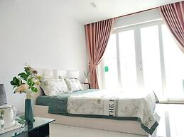 Luxury Apartment Sky Center