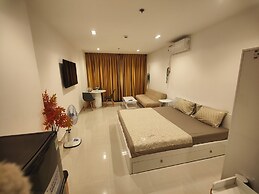 Luxury Apartment Sky Center