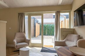 Beautiful Suite on the Village Square