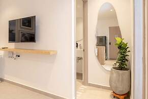 w Elegant 2BR w Majestic Terrace in CTG