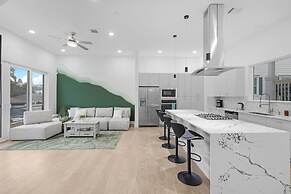 Luxurious 3 Bed3 Bath Near Downtown Houston
