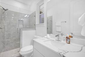 Luxurious 3 Bed3 Bath Near Downtown Houston