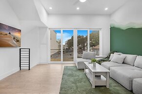 Luxurious 3 Bed3 Bath Near Downtown Houston