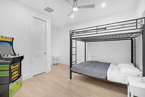 Luxurious 3 Bed3 Bath Near Downtown Houston