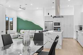 Luxurious 3 Bed3 Bath Near Downtown Houston