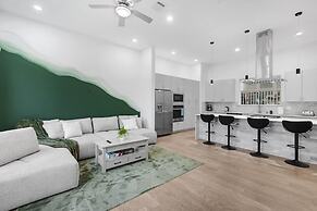 Luxurious 3 Bed3 Bath Near Downtown Houston