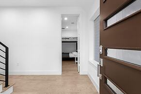 Luxurious 3 Bed3 Bath Near Downtown Houston