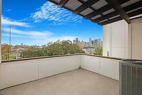 Luxurious 3 Bed3 Bath Near Downtown Houston