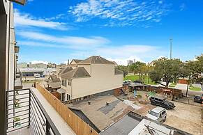 Newly Built Modern 3 Bedroom Houston Home