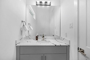 Newly Built Modern 3 Bedroom Houston Home