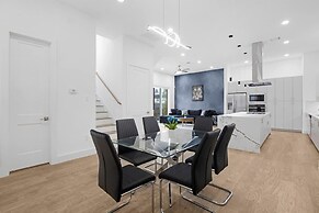 Newly Built Modern 3 Bedroom Houston Home