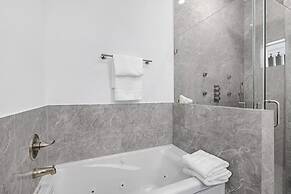 Newly Built Modern 3 Bedroom Houston Home