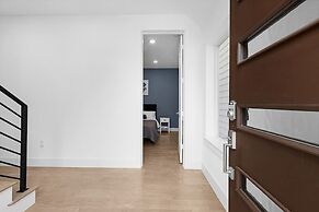 Newly Built Modern 3 Bedroom Houston Home