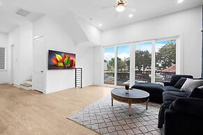 Newly Built Modern 3 Bedroom Houston Home