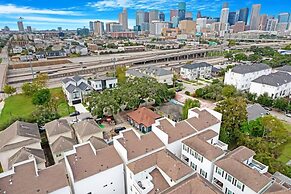 Newly Built Modern 3 Bedroom Houston Home