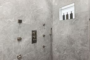 Newly Built Modern 3 Bedroom Houston Home