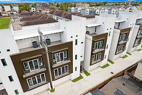 Newly Built Modern 3 Bedroom Houston Home