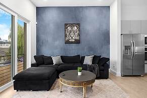 Newly Built Modern 3 Bedroom Houston Home