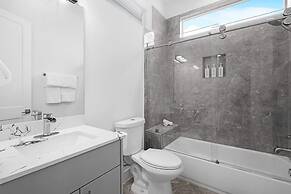 Newly Built Modern 3 Bedroom Houston Home