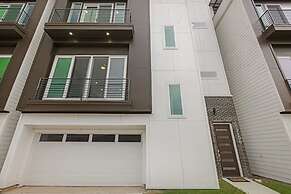 Newly Built Modern 3 Bedroom Houston Home