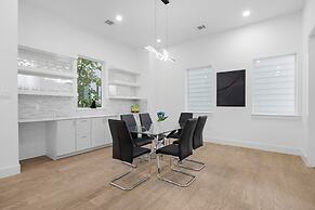 Newly Built Modern 3 Bedroom Houston Home