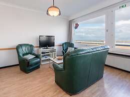 Apartment With sea View and Parking