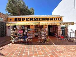 Tranquil Nerja House With Gardens, Pools and spa