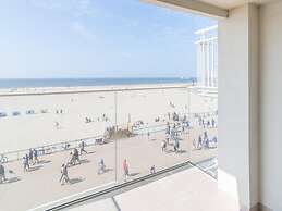 Apartment With Frontal sea View in Ostend