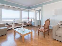 Apartment With Frontal sea View in Ostend