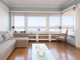 Apartment With Frontal sea View in Ostend