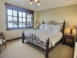 Ski Ya Soon At Silver Star! 2 Bedroom Condo