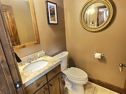 Ski Ya Soon At Silver Star! 2 Bedroom Condo